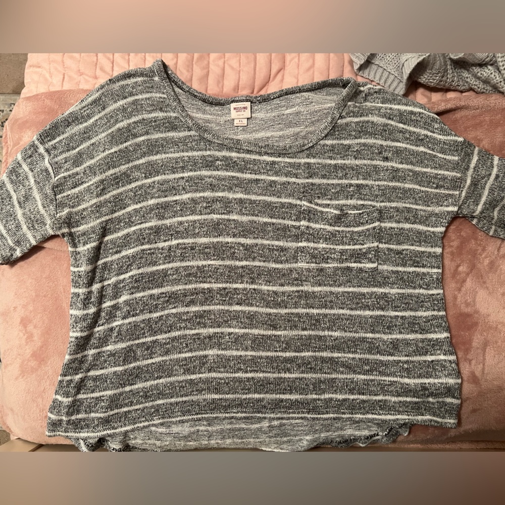 Grey loose fitting shirt. Very comfy and cute!
